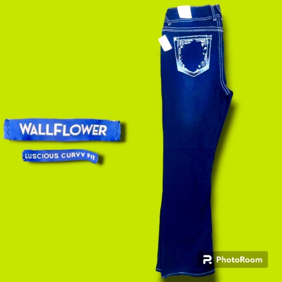 Wallflower Women's Blue Jeans BootCut Size 13 NWT - Picture 4 of 8